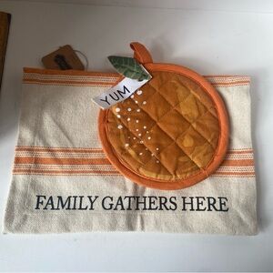 Mud Pie Orange and Cream Placemat + Orange pot holder